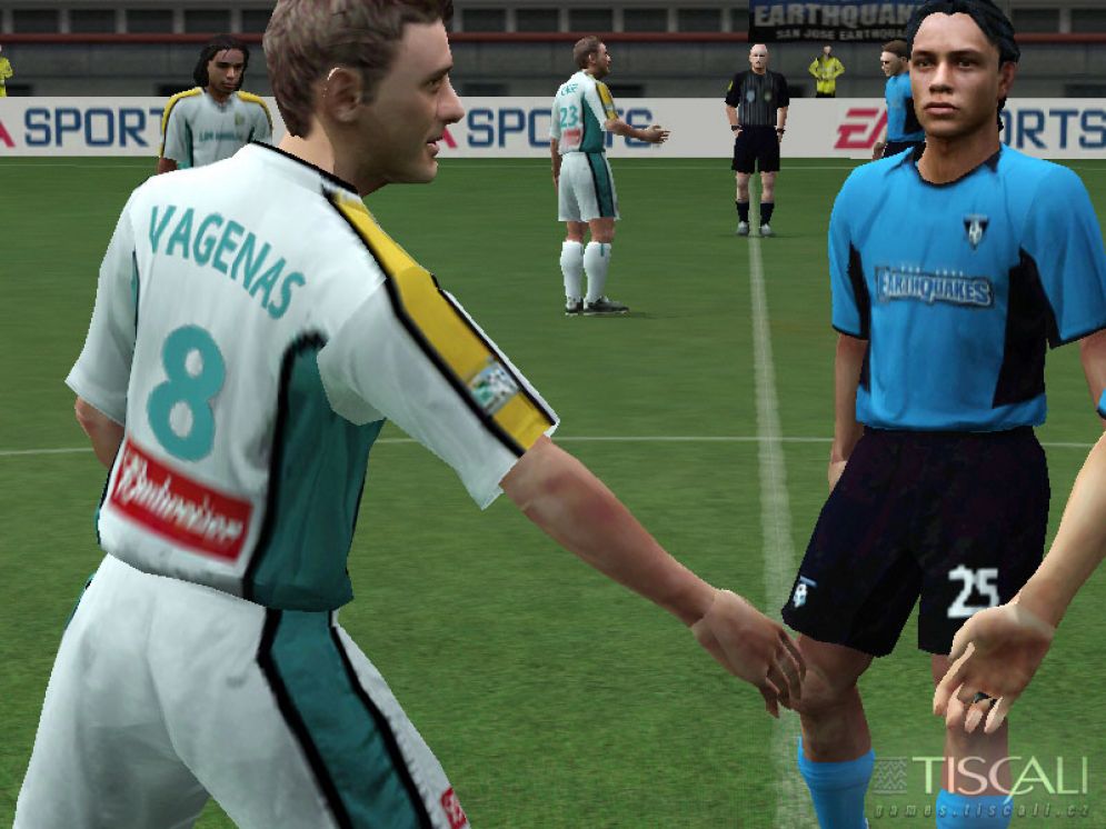 Screenshot ze hry FIFA 2004 - Recenze-her.cz