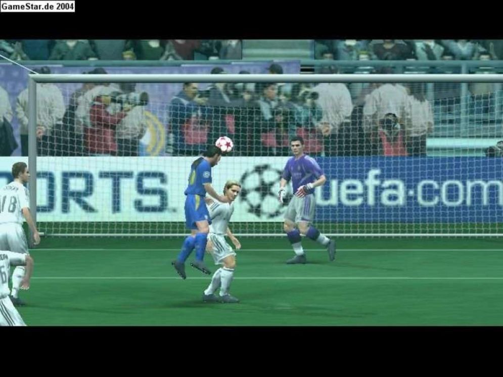 Screenshot ze hry UEFA Champions League 2004-2005 - Recenze-her.cz